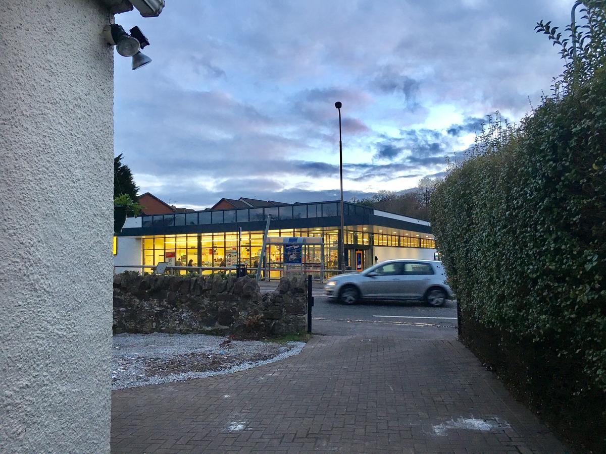 O Hostel EDI Eksteriør bilde