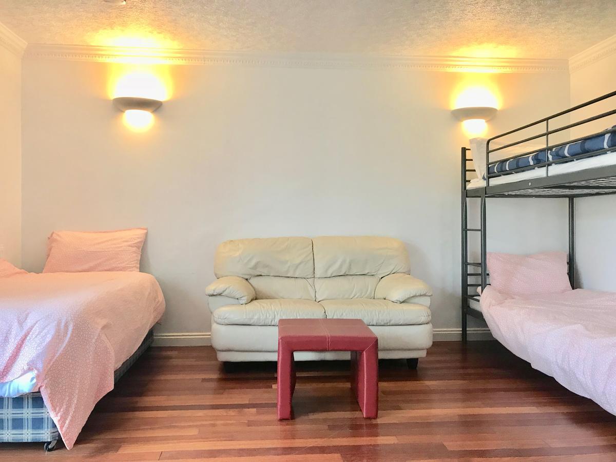 O Hostel EDI Eksteriør bilde