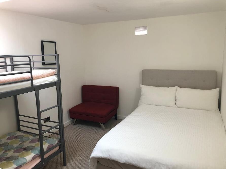 O Hostel EDI Eksteriør bilde